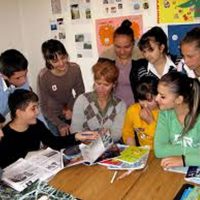 2 freiberufliche Lehrerinnen bieten günstigen Nachhilfeunterricht f. Schüler, Flüchtlinge und Migranten*